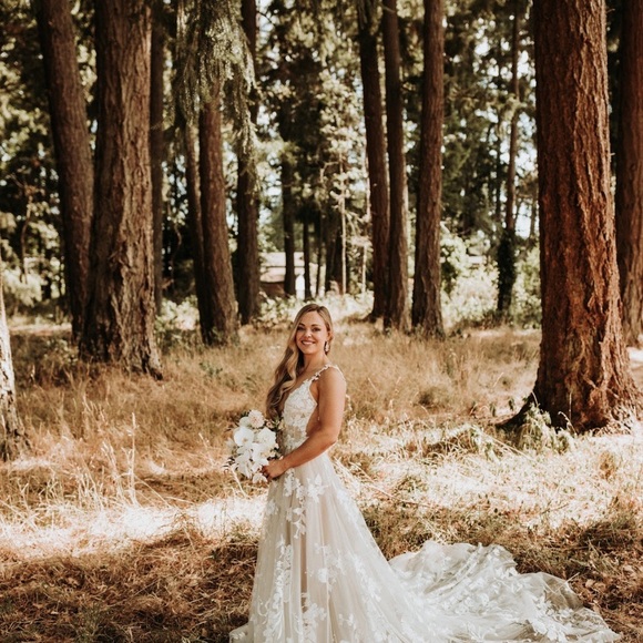 Galia Lahav Wedding Dress - Picture 1 of 16